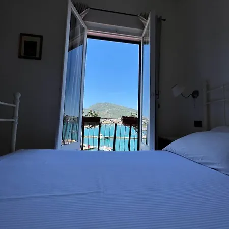 Lorena Гостевой дом Портовенере