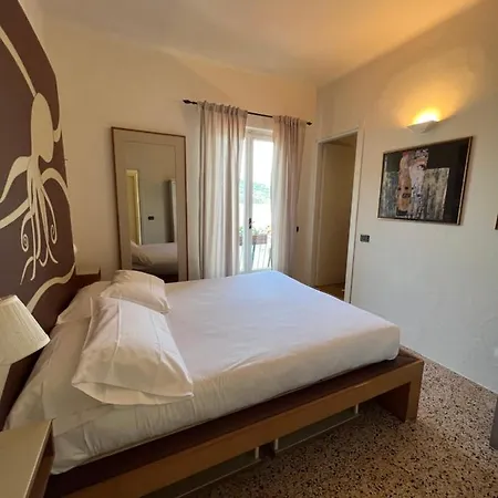 Lorena Гостевой дом Портовенере