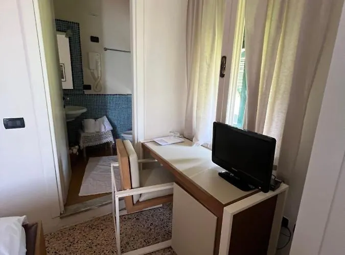 招待所 Lorena 韦内雷港