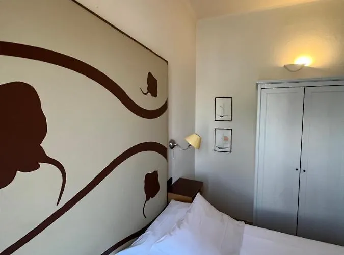 Lorena 招待所 韦内雷港