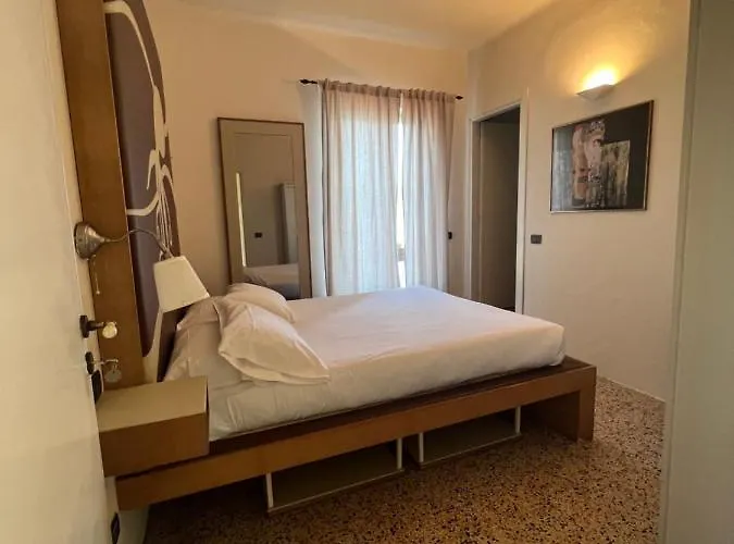 Lorena 3* 韦内雷港