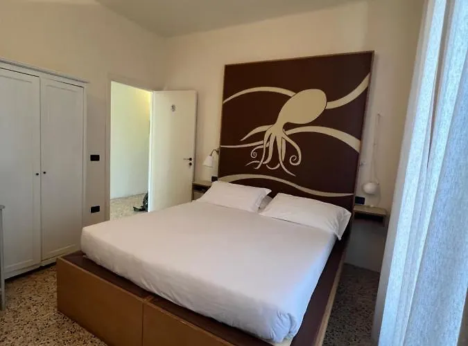 招待所 Lorena 韦内雷港